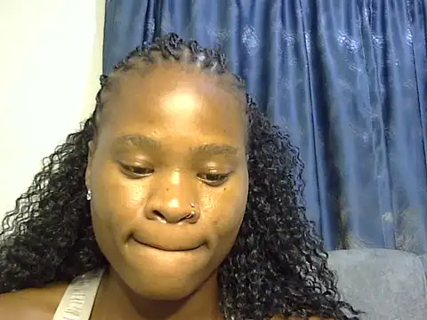 sweetblackbeauty001 Adlı Modelin Canlı XXX Sohbeti