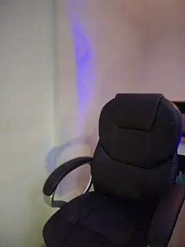 XXX chat uživo modela PRINCE_STEV