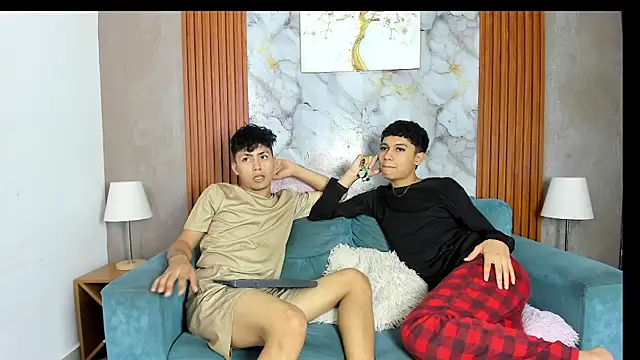 Chat XXX en directo de AVENGER_BOYS2026