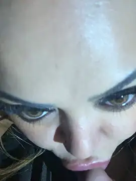 lariic live XXX chat