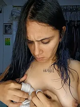 Little_Doll25's Live XXX Chat