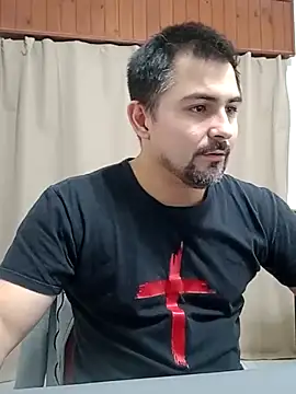 Bradd_32 即時 XXX 聊天