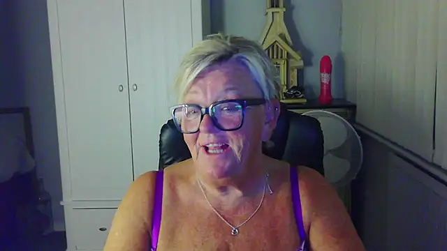 Chatroom XXX en direct de BridgetBlueEyes