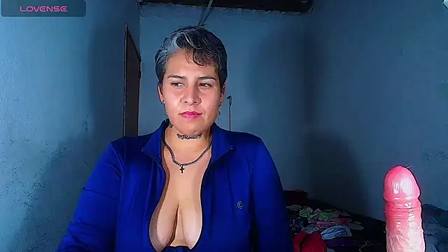 Chat XXX en directo de Yessi_rousse