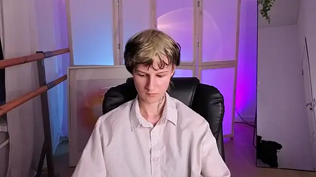 دردشة Senpai_Sins الجنسية المباشرة