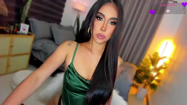 UrSluttyGoddess' Live XXX Chat