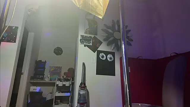 Triggerhappycj100のライブXXXチャット