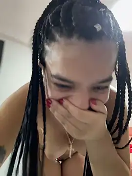 צ'אט XXX בשידור חי של JuanitaMore01