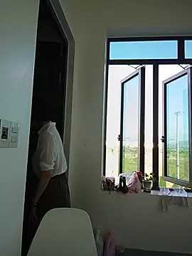 Emma_Linh élő XXX-chatje