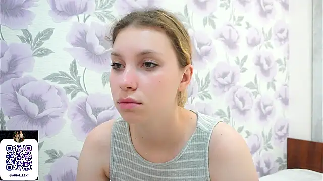 Chatroom XXX en direct de Sairallyn