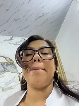 babysaritaan Live XXX chat