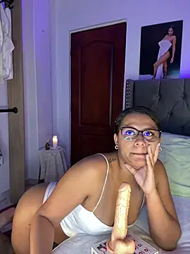 ema_zoe Adlı Modelin Canlı XXX Sohbeti