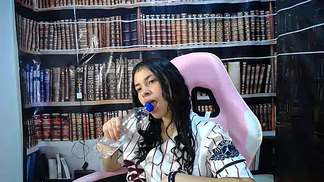 LittleMissEve_'s Live XXX Chat