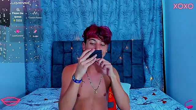 IhanKing Chat XXX in diretta