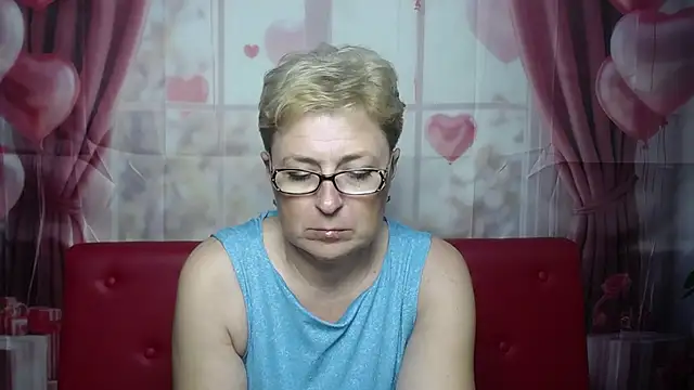EmiliaGree's Live XXX Chat
