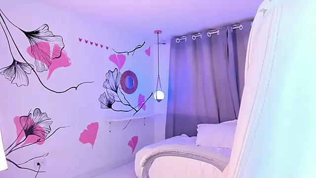 Chat +18 de Chanel_Cruzz ao vivo