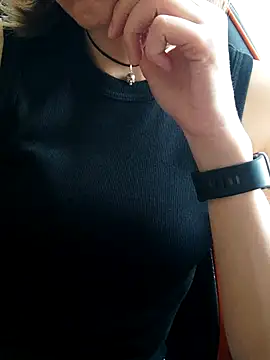 Aashikalaa's Live XXX Chat