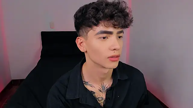 Chat XXX en directo de Axel_InkShade_