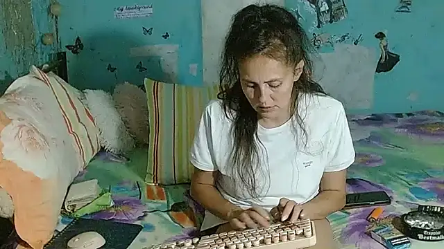 brighteyes77 Adlı Modelin Canlı XXX Sohbeti