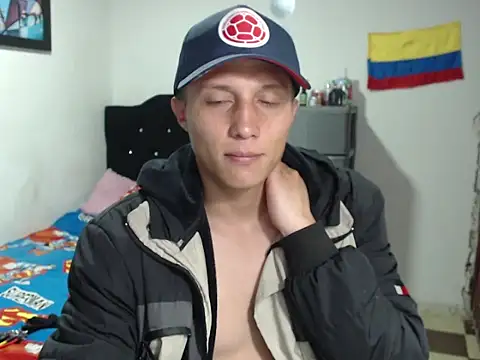 Stiiveen777 Live XXX-Chat