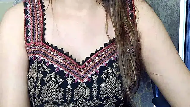 Nyra-Goddess' Live XXX Chat