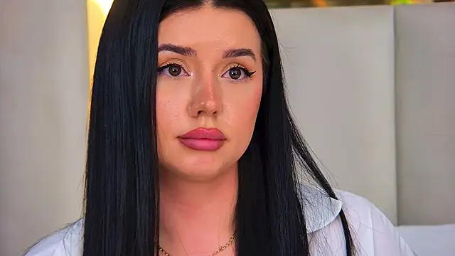 XXX chat uživo modela LaraMaison