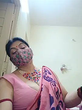 Ratna-777 Chat XXX in diretta