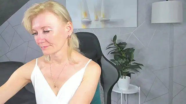 دردشة Julie_Lucas الجنسية المباشرة