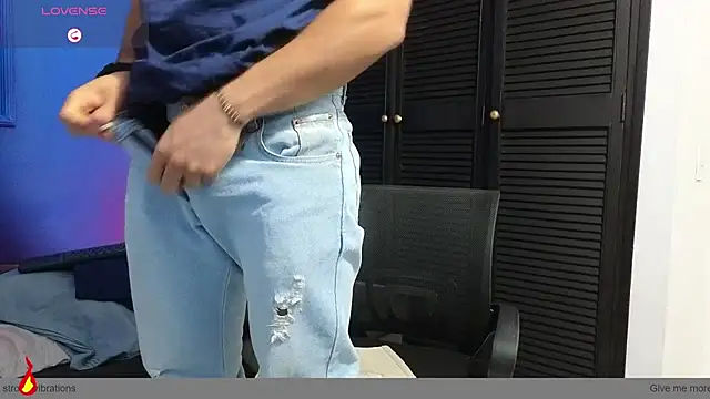 Kiing_001 Live XXX-Chat