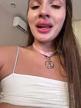 LillyNatty18's Live XXX Chat