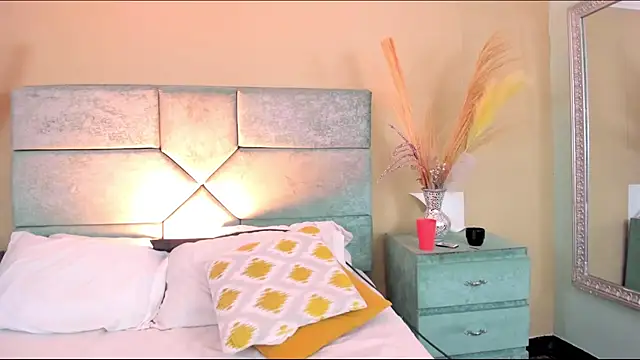 DannTaylor Adlı Modelin Canlı XXX Sohbeti