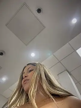lunablossom_'s Live XXX Chat
