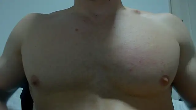 Rocky_Muscle 即時 XXX 聊天