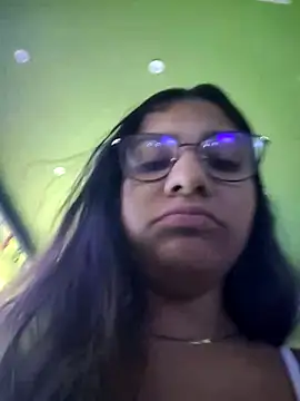 Chat +18 de Sofythom1 ao vivo