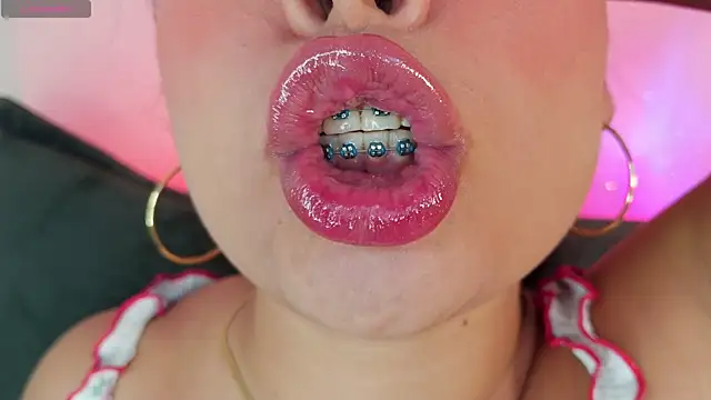 Czat XXX na żywo – mia_roux1