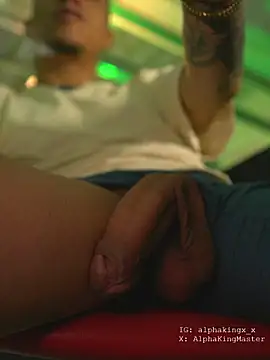 AlphaMasterXxx 라이브 XXX 채팅