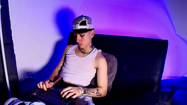 BLAKE___01 Live XXX Chat