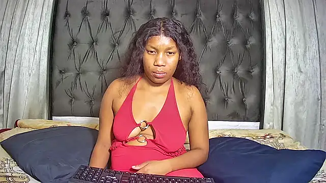 TypicalBaddiex Adlı Modelin Canlı XXX Sohbeti
