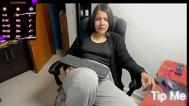 Chat +18 de peanut_tangerine ao vivo