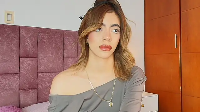 Chatroom XXX en direct de Violetta_Ficher