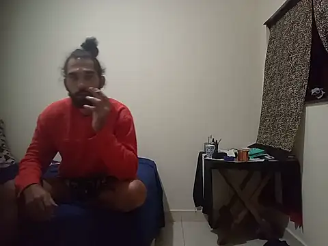 Diminuta élő XXX-chatje