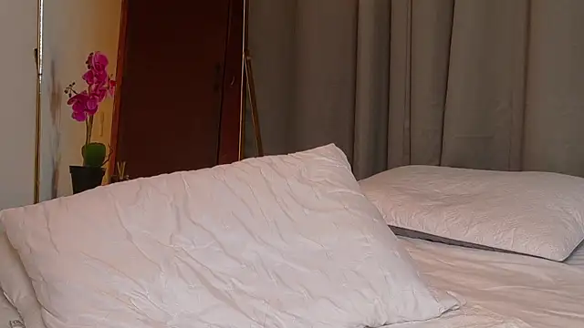 SeleneNovan Live XXX chat