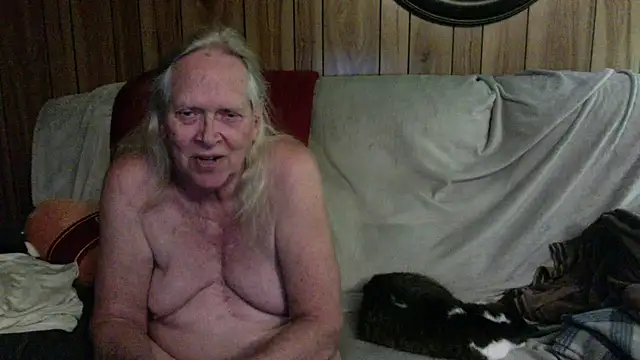 OldLadySara's Webcam Show