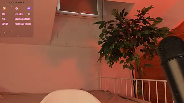 UnaMedisonのライブXXXチャット