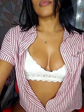 Chat +18 de moreninhasilva ao vivo