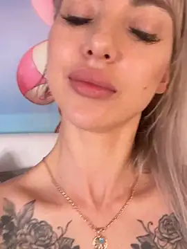 TeaseBabeXXX Chat XXX in diretta