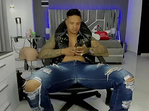 master_leather XXX чат на живо
