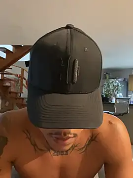 Apolo03_ live XXX chat