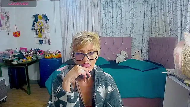isabella-lips007 Adlı Modelin Canlı XXX Sohbeti