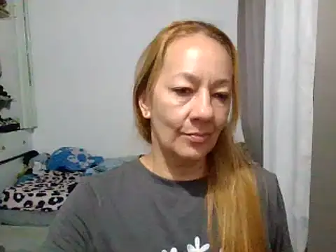 Chatroom XXX en direct de Anya_01